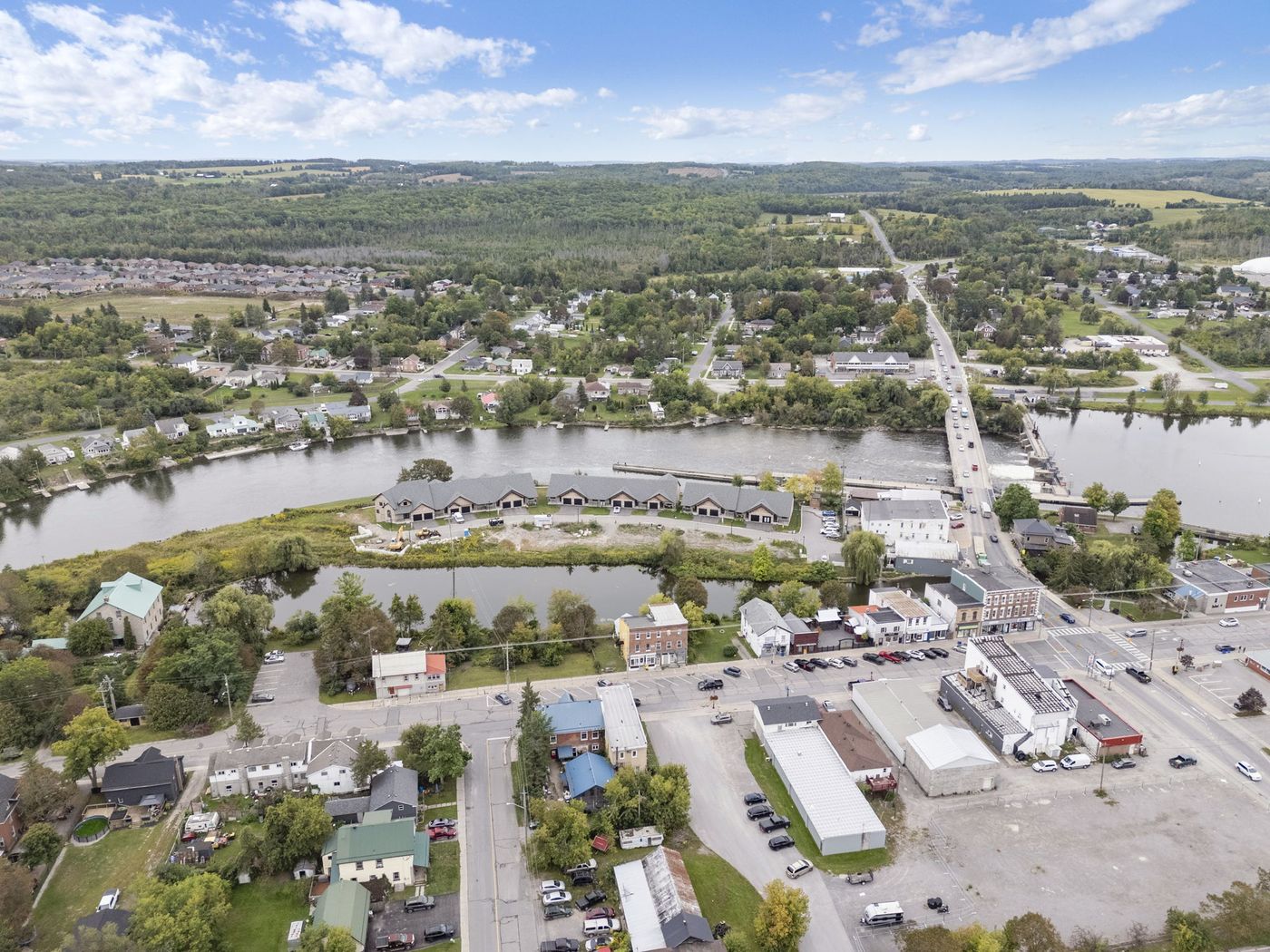 Aerial view of Lock Eighteen between the Trent River and Mill Pond, Village of Hastings